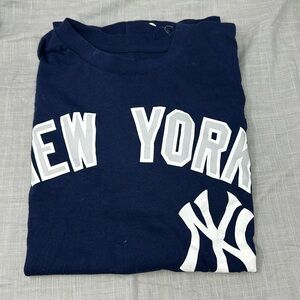 Genuine Merchandise men’s large blue New York Yankees Dad #1 short sleeve shirt